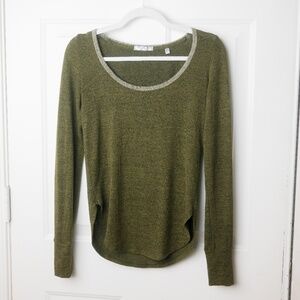 ABERCROMBIE & FITCH Women's Essentials Long Sleeve Olive Green T-Shirt Tee XS